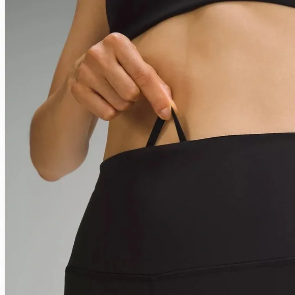 🖤NEW LULULEMON WUNDER TRAIN MESH PANEL CROP 21” - Picture 4 of 12